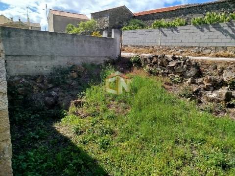 Moradia para Reconstrução com projeto de Arquitetura Aprovado