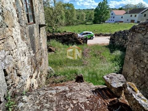 Moradia para Reconstrução com projeto de Arquitetura Aprovado