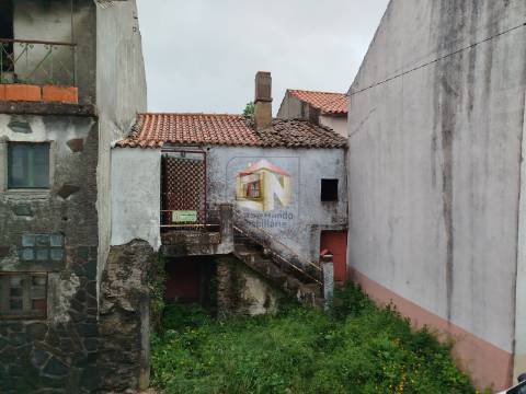 Moradia para reconstruir em Plena Serra de Malcata