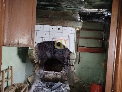 Moradia para reconstruir em Plena Serra de Malcata