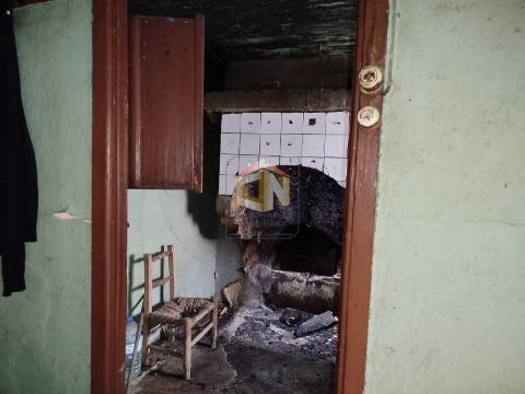 Moradia para reconstruir em Plena Serra de Malcata