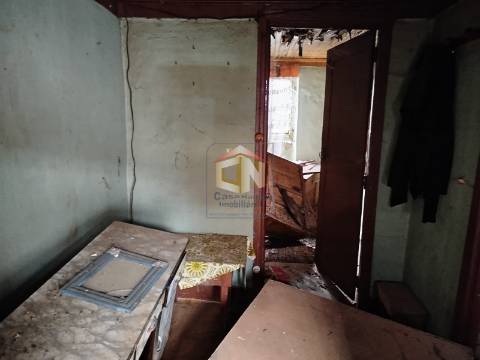 Moradia para reconstruir em Plena Serra de Malcata