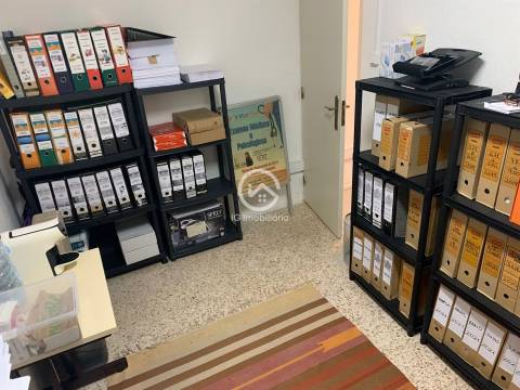 Vendo Espaço Comercial Renovado