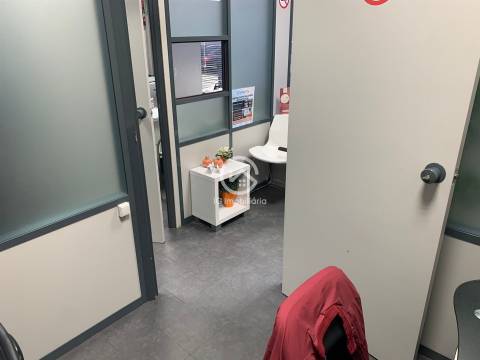 Vendo Espaço Comercial Renovado