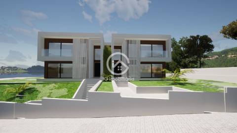 Moradia T4 e T5 em Tróia com piscina