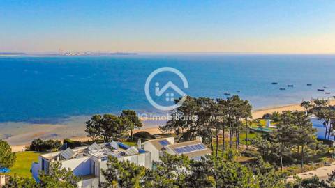 Moradia T4 e T5 em Tróia com piscina