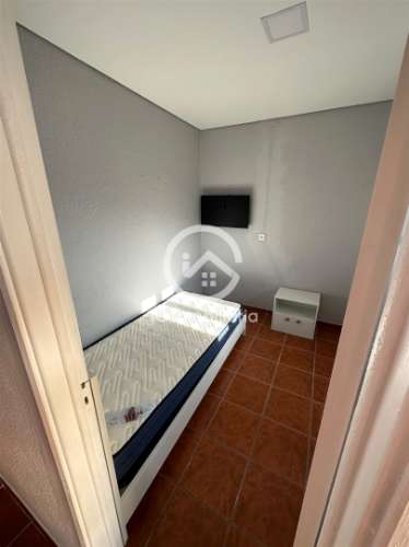 Vendo Moradia T3 geminada na Travessa dos Safreiros, Barroca Grande.