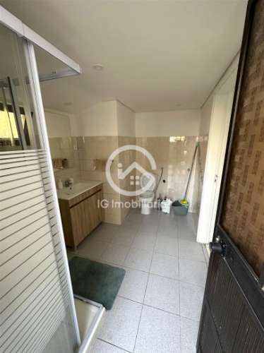 Vendo Moradia T3 geminada na Travessa dos Safreiros, Barroca Grande.