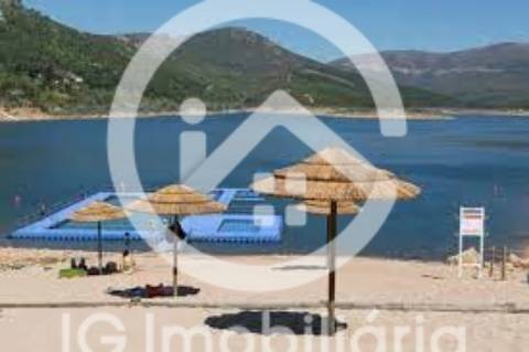 Vendo Moradia T3 geminada na Travessa dos Safreiros, Barroca Grande.