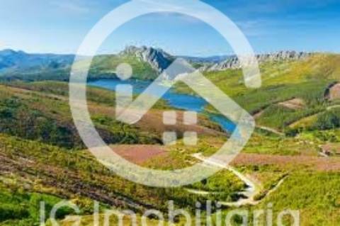 Vendo Moradia T3 geminada na Travessa dos Safreiros, Barroca Grande.