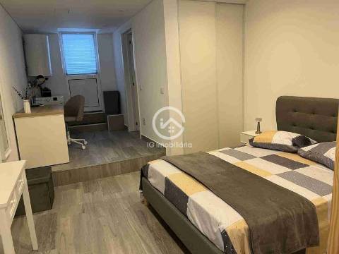 Arrendo T1 na Baixa de Setúbal com mobílias.