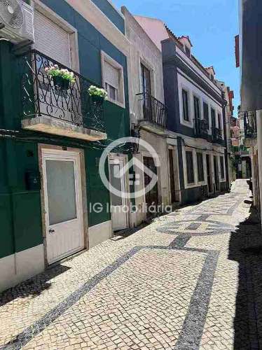 Arrendo T1 na Baixa de Setúbal com mobílias.