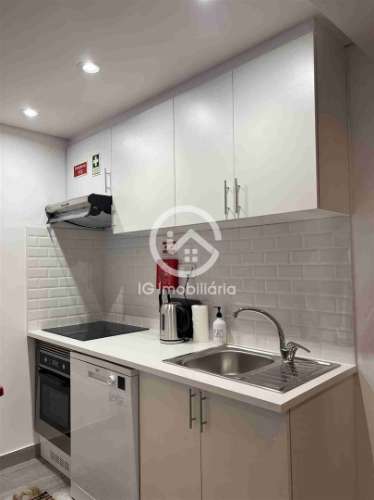 Arrendo T1 na Baixa de Setúbal com mobílias.