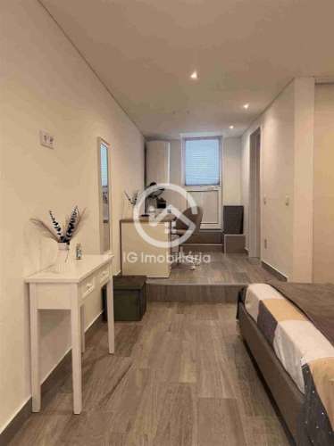 Arrendo T1 na Baixa de Setúbal com mobílias.