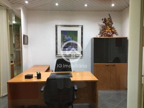 Arrendo escritório na Av. Luísa Todi, Setúbal