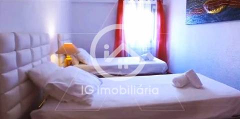 Moradia T6 com garagem e piscina em Lagoa de Albufeira