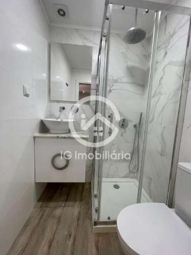 Apartamento T2 totalmente remodelado e com mobílias na Baixa de Setúbal.