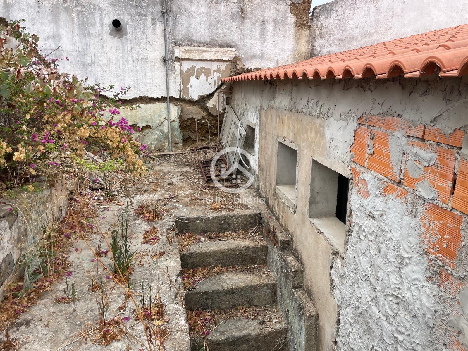 Moradia T2 com Quintal e Terreno - Corte Vicente Anes, Aljustrel