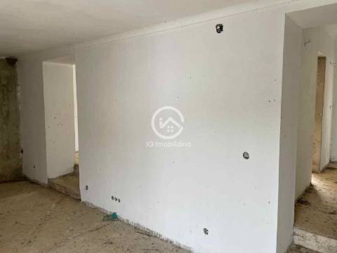 Moradia T2 com Quintal e Terreno - Corte Vicente Anes, Aljustrel