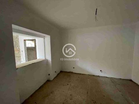 Moradia T2 com Quintal e Terreno - Corte Vicente Anes, Aljustrel