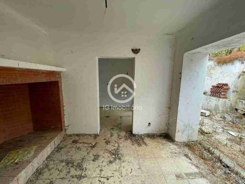 Moradia T2 com Quintal e Terreno - Corte Vicente Anes, Aljustrel