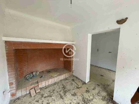 Moradia T2 com Quintal e Terreno - Corte Vicente Anes, Aljustrel