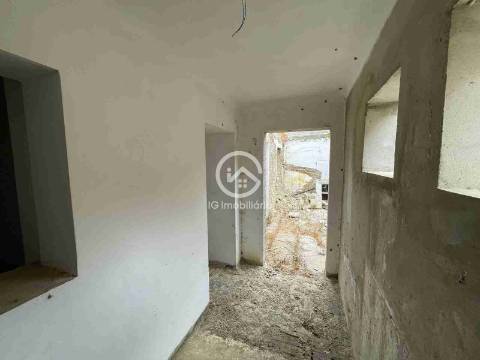 Moradia T2 com Quintal e Terreno - Corte Vicente Anes, Aljustrel