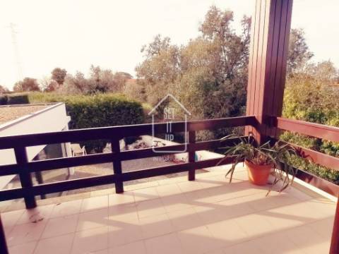 Moradia V5 com piscina e vista mar