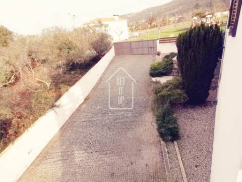 Moradia V5 com piscina e vista mar