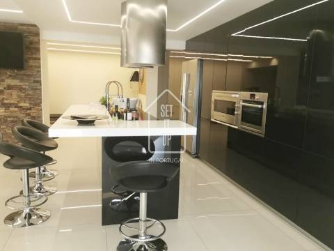 Moradia V5 com piscina e vista mar