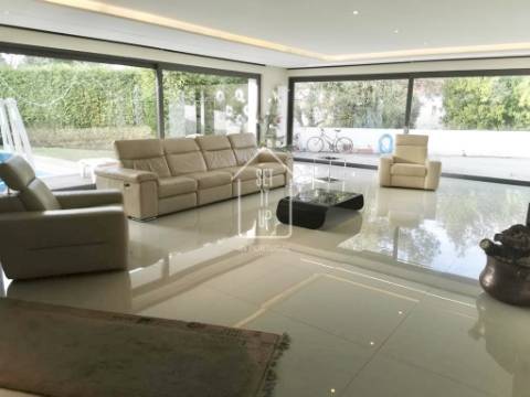 Moradia V5 com piscina e vista mar