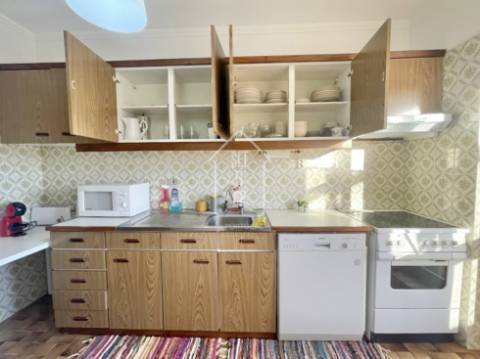 ARRENDAMENTO - Quarto em apartamento T4