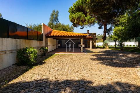 Viva o Sonho: Moradia de Luxo T4 térrea, com Piscina, Campo de Ténis, Sala de Cinema - Vila do Conde