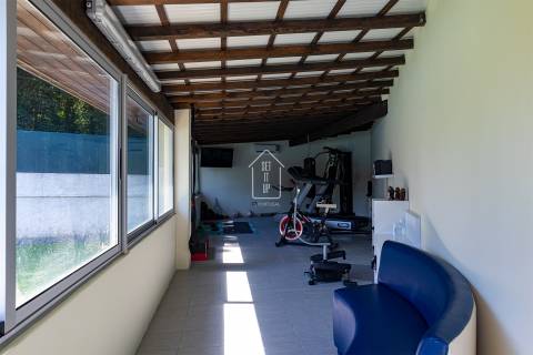 Viva o Sonho: Moradia de Luxo T4 térrea, com Piscina, Campo de Ténis, Sala de Cinema - Vila do Conde