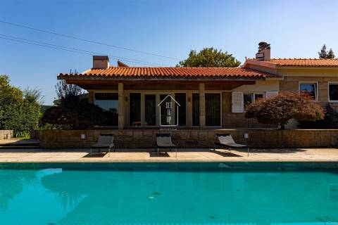 Viva o Sonho: Moradia de Luxo T4 térrea, com Piscina, Campo de Ténis, Sala de Cinema - Vila do Conde