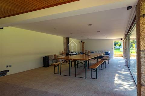 Viva o Sonho: Moradia de Luxo T4 térrea, com Piscina, Campo de Ténis, Sala de Cinema - Vila do Conde