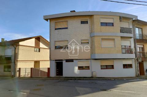 Garagem/Armazém Amplo e Versátil em Rio Tinto, Gondomar