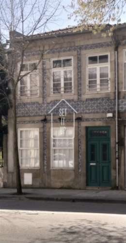 Moradia-Restaurante no Campo Alegre