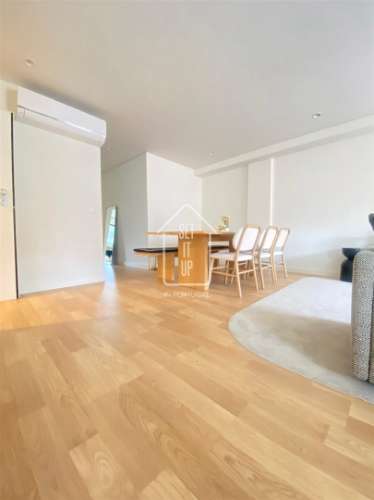 Apartamento T3 com Varanda, Garagem e Arrumos – Rua do Paraíso, Baixa do Porto