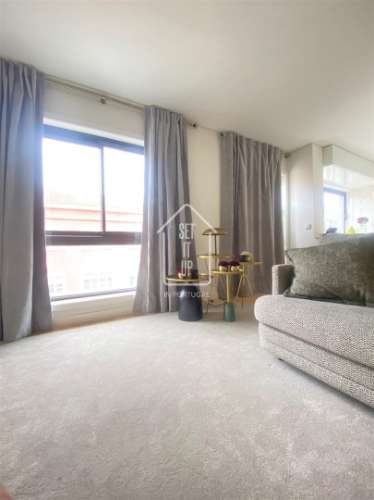 Apartamento T3 com Varanda, Garagem e Arrumos – Rua do Paraíso, Baixa do Porto