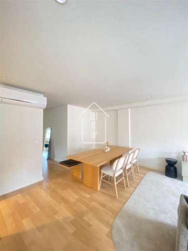 Apartamento T3 com Varanda, Garagem e Arrumos – Rua do Paraíso, Baixa do Porto