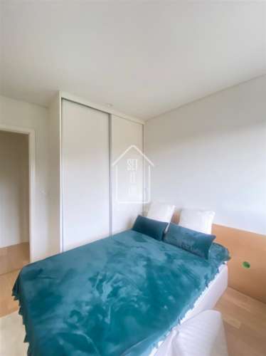 Apartamento T3 com Varanda, Garagem e Arrumos – Rua do Paraíso, Baixa do Porto