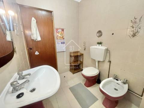 ARRENDAMENTO - Quarto em apartamento T4