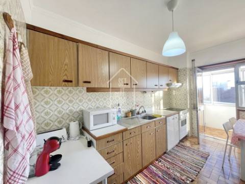 ARRENDAMENTO - Quarto em apartamento T4