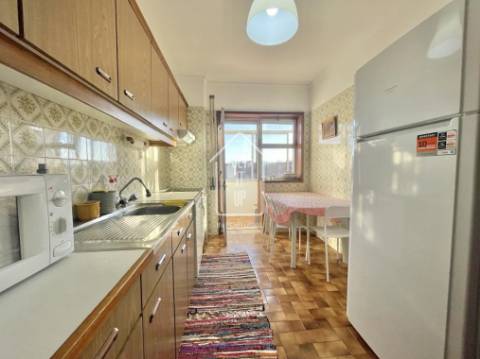 QUARTO INDIVIDUAL GRANDE COM VISTA CIDADE