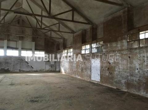 Armazém  Venda em Agrobom, Saldonha e Vale Pereiro,Alfândega da Fé