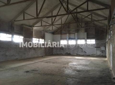 Armazém  Venda em Agrobom, Saldonha e Vale Pereiro,Alfândega da Fé