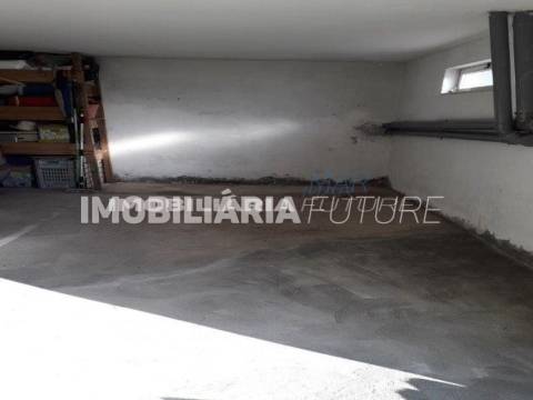 Garagem  Venda em Souselo,Cinfães