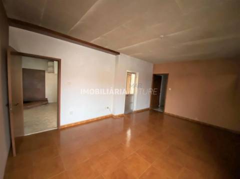 Moradia T2 Venda em Sanfins do Douro,Alijó