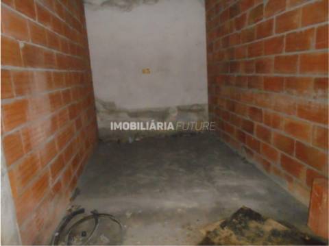 Garagem T0 Venda em Nelas,Nelas